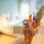 1 Bedroom - 1 Schlafzimmer - Grosse Terrasse - Cafe - Sekt - An Den Weinbergen 아파트