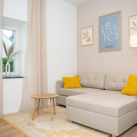 Holiday home 1 Bedroom - 1 Schlafzimmer - Grosse Terrasse - Cafe - Sekt - An Den Weinbergen